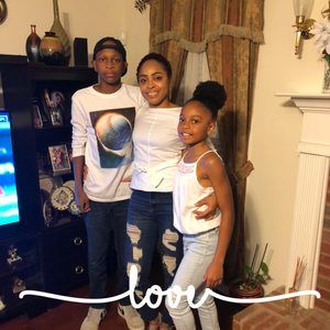 Meet your Posher, Shaine sanesha